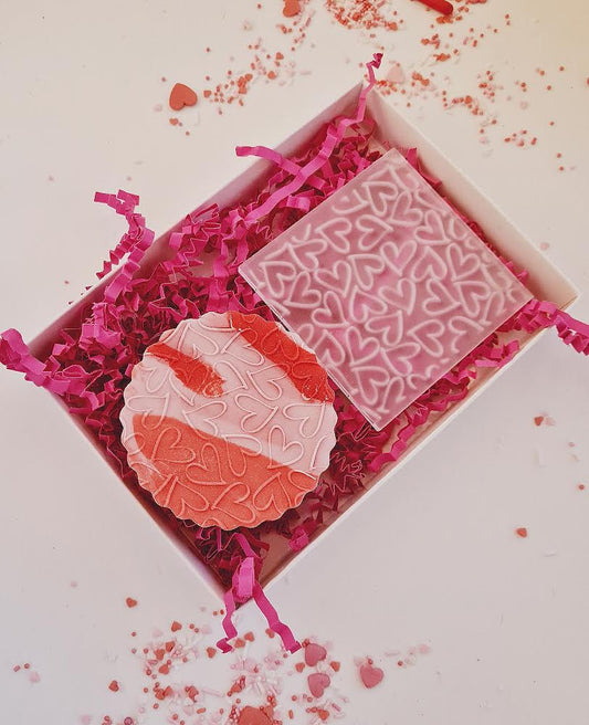 Outline heart pattern embosser