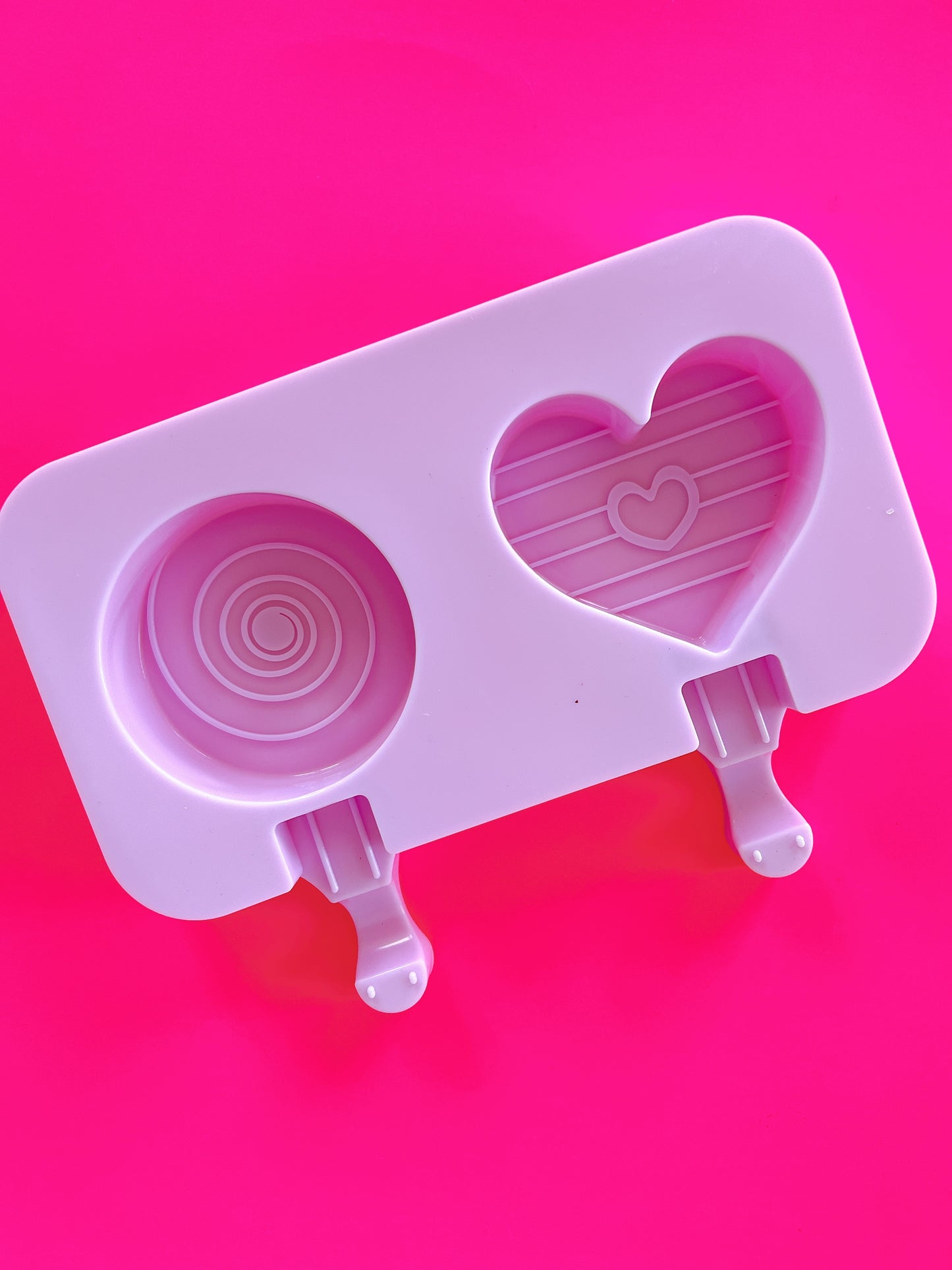 heart and circle cakesicle mould
