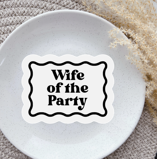 Wife of the Party Wavy Border embosser and matching cutter