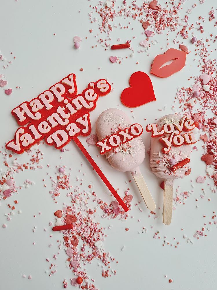 Happy Valentine’s Day cake topper